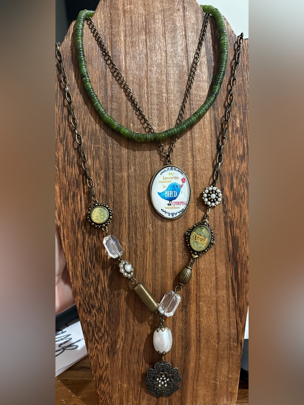 Vintage-set of 3 Green  pendant necklace & green beaded & bird  Unbranded